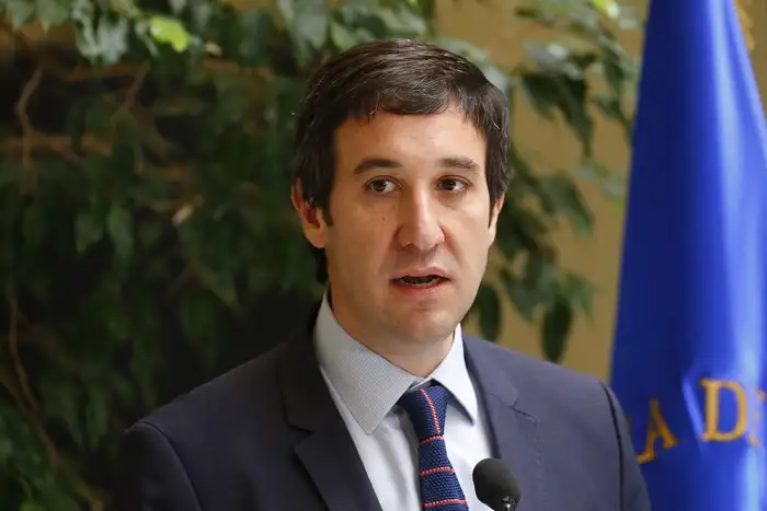 Cálculo Político vs. Convicción: El Silencio que Debilita a la Derecha