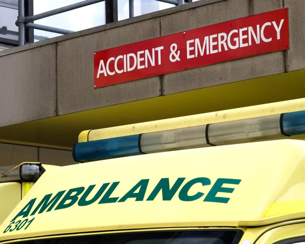 IA derrota al ACV: La tecnología que triplica la recuperación de pacientes en Inglaterra